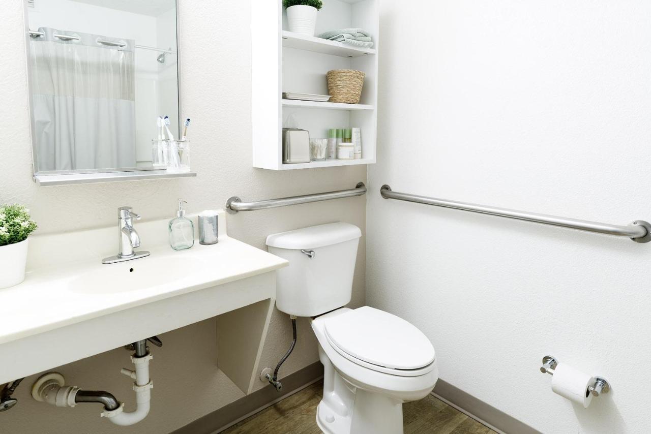 Intown Suites Extended Stay West Palm Beach Fl - Military Trail Rd Lake Park Екстер'єр фото