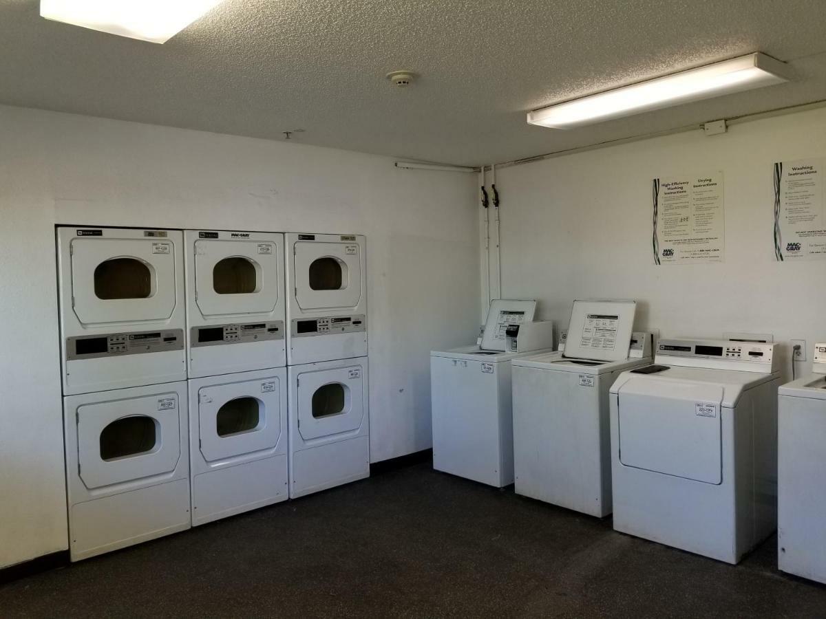 Intown Suites Extended Stay West Palm Beach Fl - Military Trail Rd Lake Park Екстер'єр фото